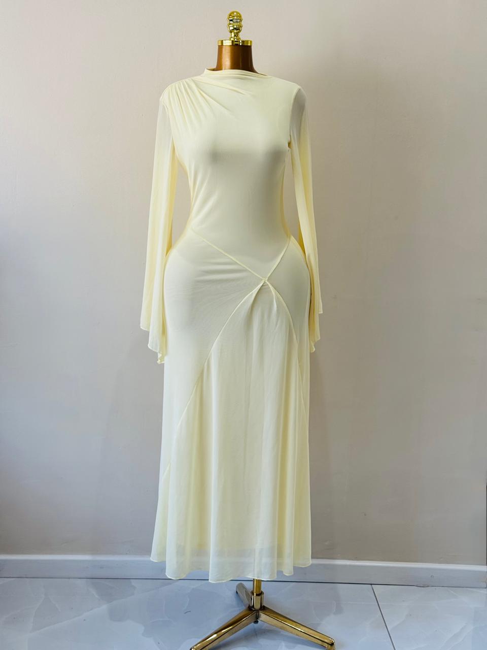 Elegant bell’e sleeved dress